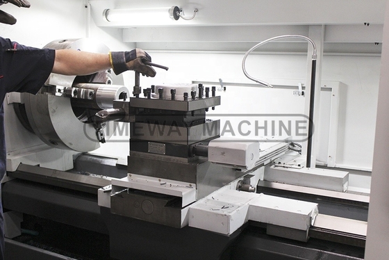 파이프 스레드를 돌리기 위해 완벽한 4 스테이션 도구 포스트 QK-300F CNC 오일 컨트리 라트