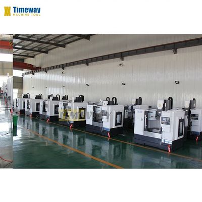 500kg 로딩 용량 VMC745 CNC 프레싱 머신 금속의 수직 가공 센터