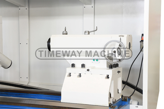 조작이 쉬운 AK-1250C CNC 턴링 센터 토르노 5 320 r.p.m 스핀드 속도