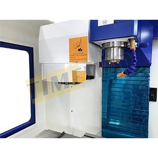 24 도구 매거진 용량 VMC400 2.2Kw 고 정밀성 수직 가공 센터
