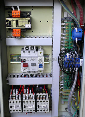 블루와 화이트 다기능 뚫기 프레싱 머신