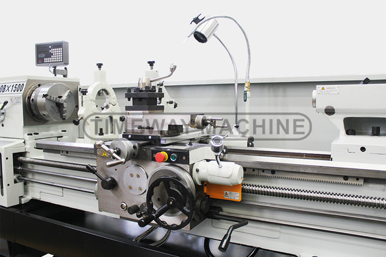1500mm 센터와 건설 공사 간격 베드 금속용 라트 BL-500B