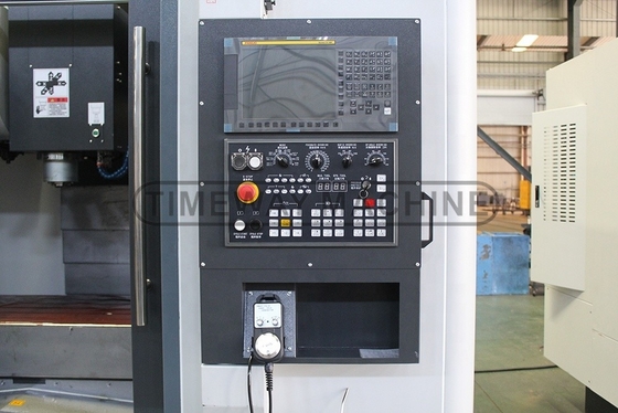 3 축의 수직 가공 센터 스핀드 센터에서 기둥까지 672mm 거리