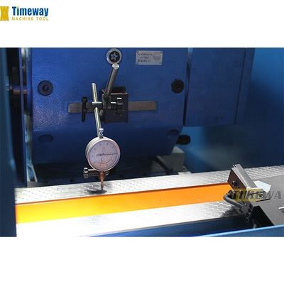 3000KG 무게와 500mm 최대 정밀 실린더 밀링 머신. 밀링 길이