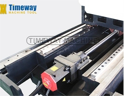 T형 HMC630 수평 가공 센터 1100mm 테이블 이동 및 1-8000mm/min 공급 속도